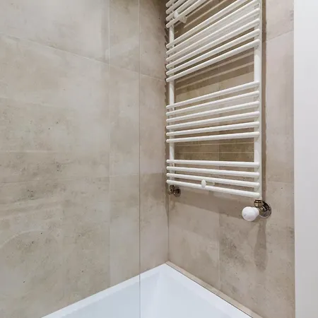 Lägenhet Piekny Bobrowiecka Z Balkonem