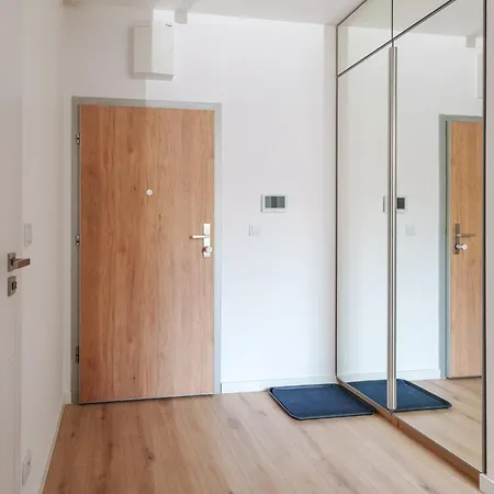 Piekny Bobrowiecka Z Balkonem * ワルシャワ