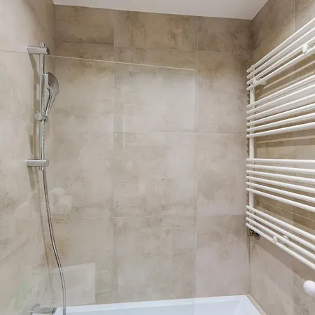 Lägenhet Piekny Bobrowiecka Z Balkonem Warszawa